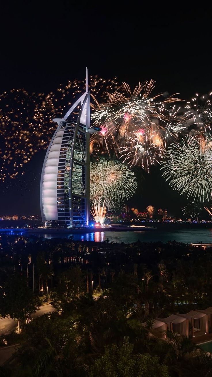 YILBAŞI ÖZEL BİR DUBAİ MASALI TURU DUBAİ ŞEHİR TURU VE ABRA GEÇİŞİ DAHİL A Jet Havayolları ile